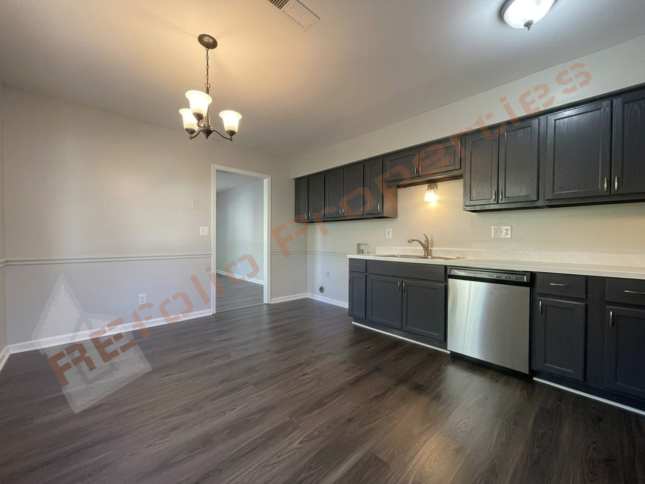 601 Larchwood Dr - Photo 7 of 18