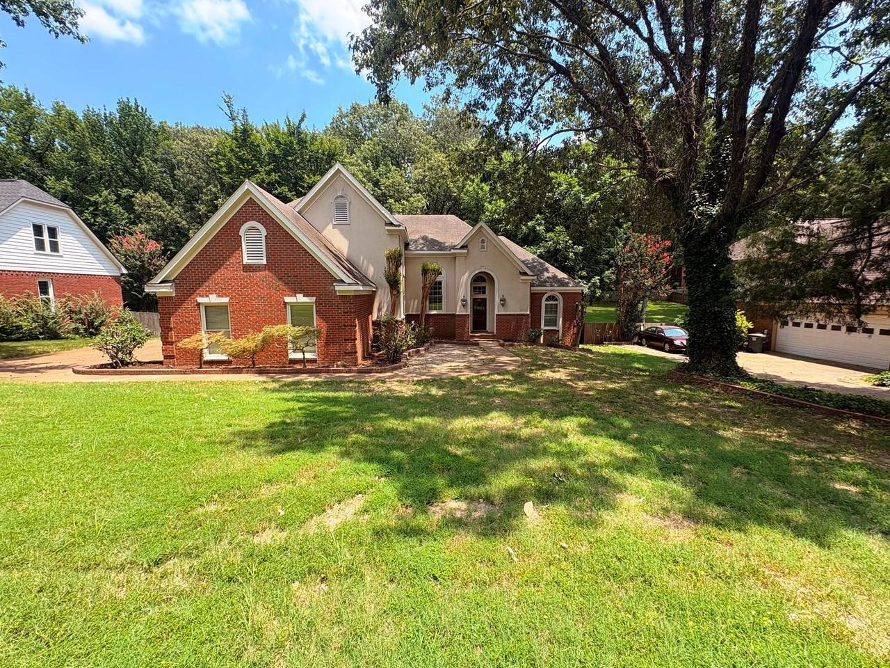 1850 Wood Oak Dr - Photo 2 of 35
