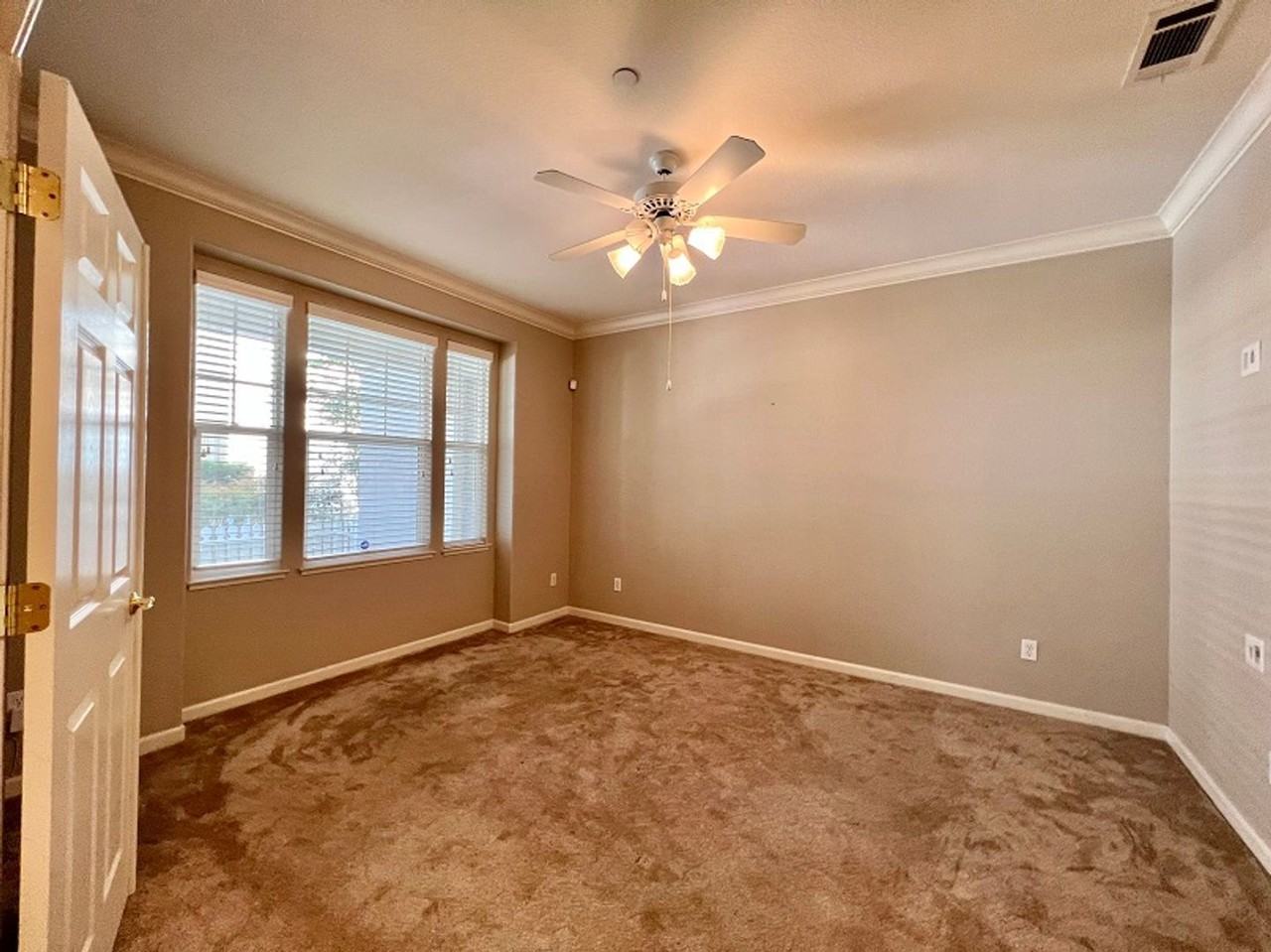 720 Wintergreen Ct - Photo 5 of 26