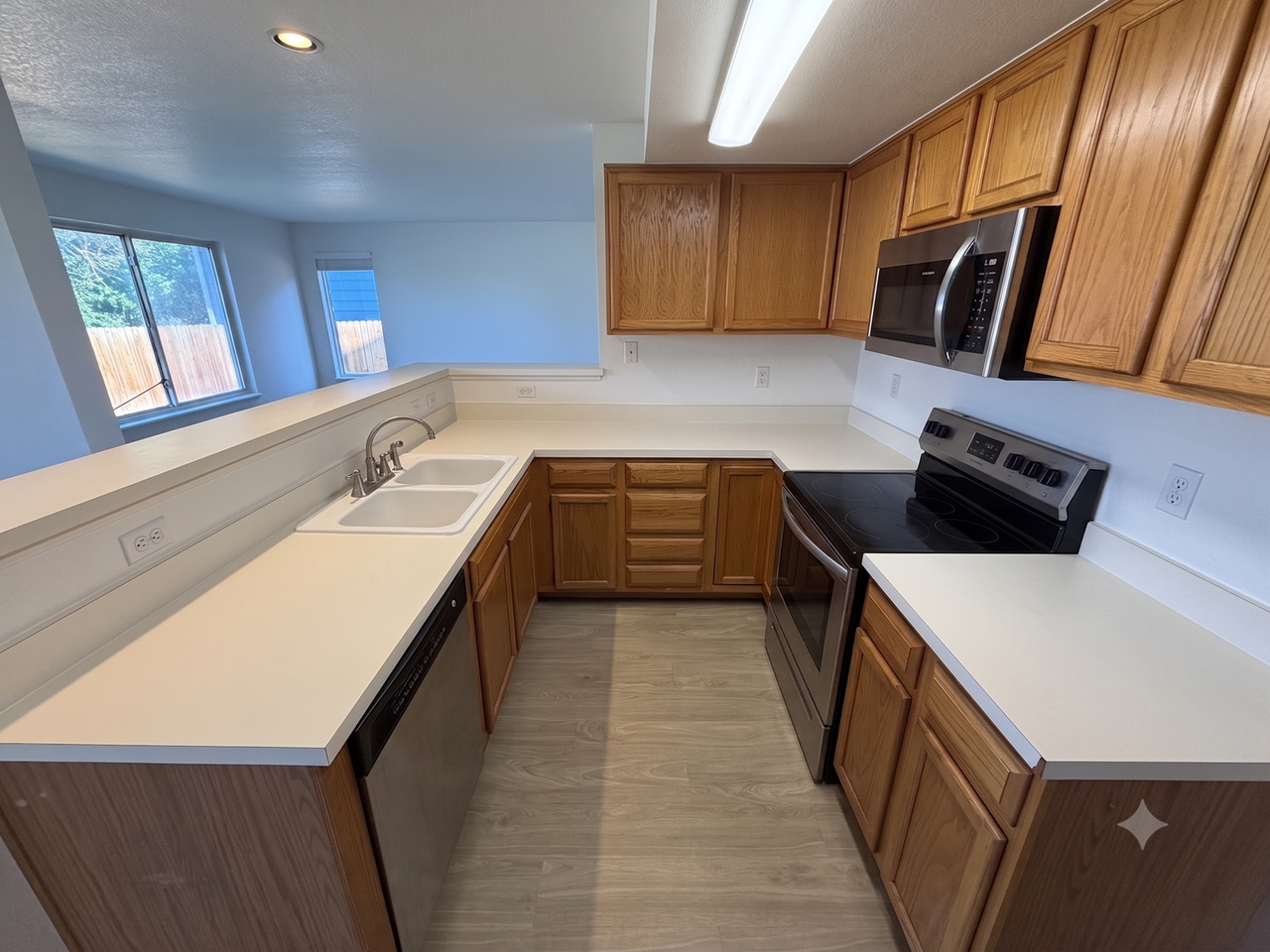12139 Applewood Ct - Photo 3 of 29