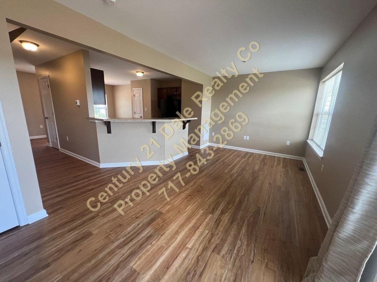 210 Royal Dr - Photo 7 of 23