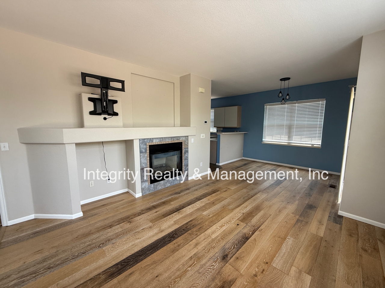 312 W Jamison Pl #5 - Photo 4 of 11
