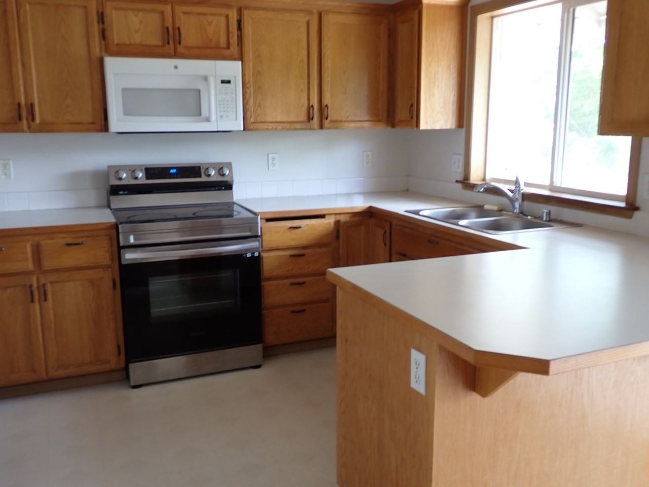 11911 130th St E - Photo 5 of 22