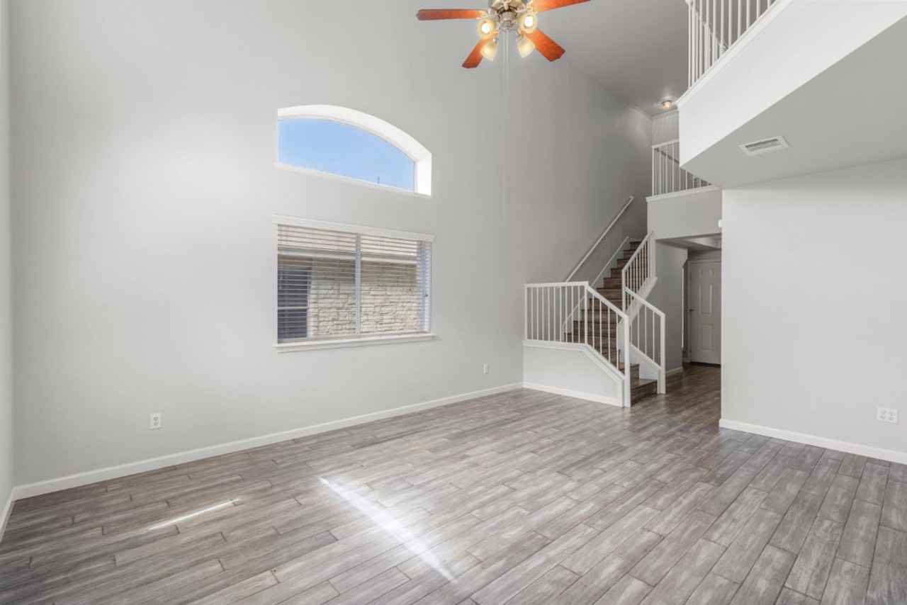 11502 Johnny Weismuller Ln - Photo 6 of 33