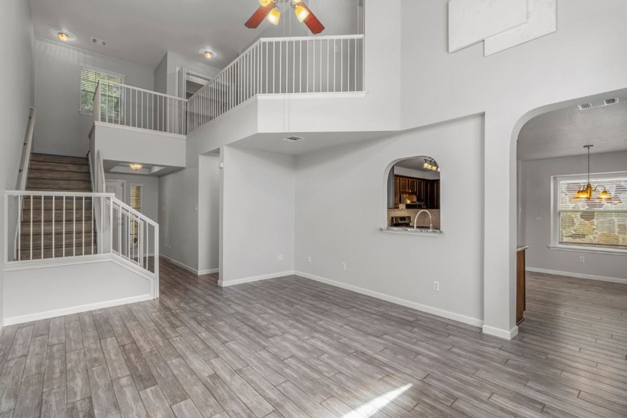 11502 Johnny Weismuller Ln - Photo 7 of 33