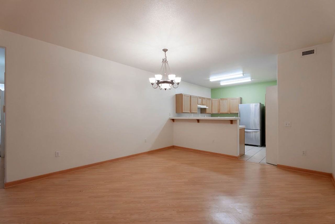 2153 Jasper Bluff St #103 - Photo 4 of 32