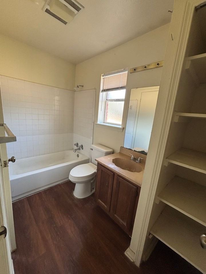 5705 E Texas St - Photo 5 of 7