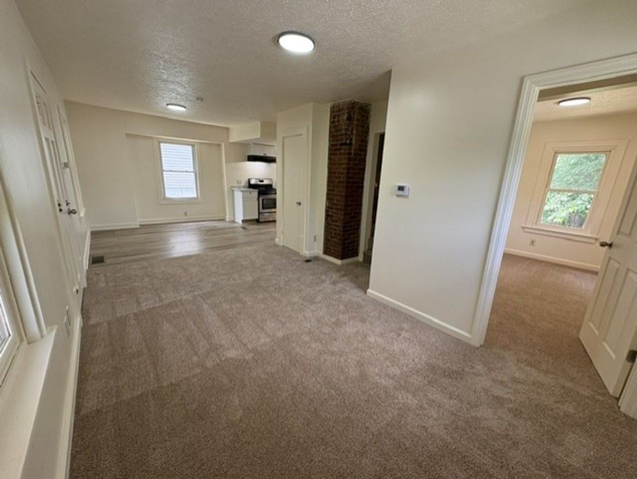 1282 Sawyer Ave - Photo 2 of 15