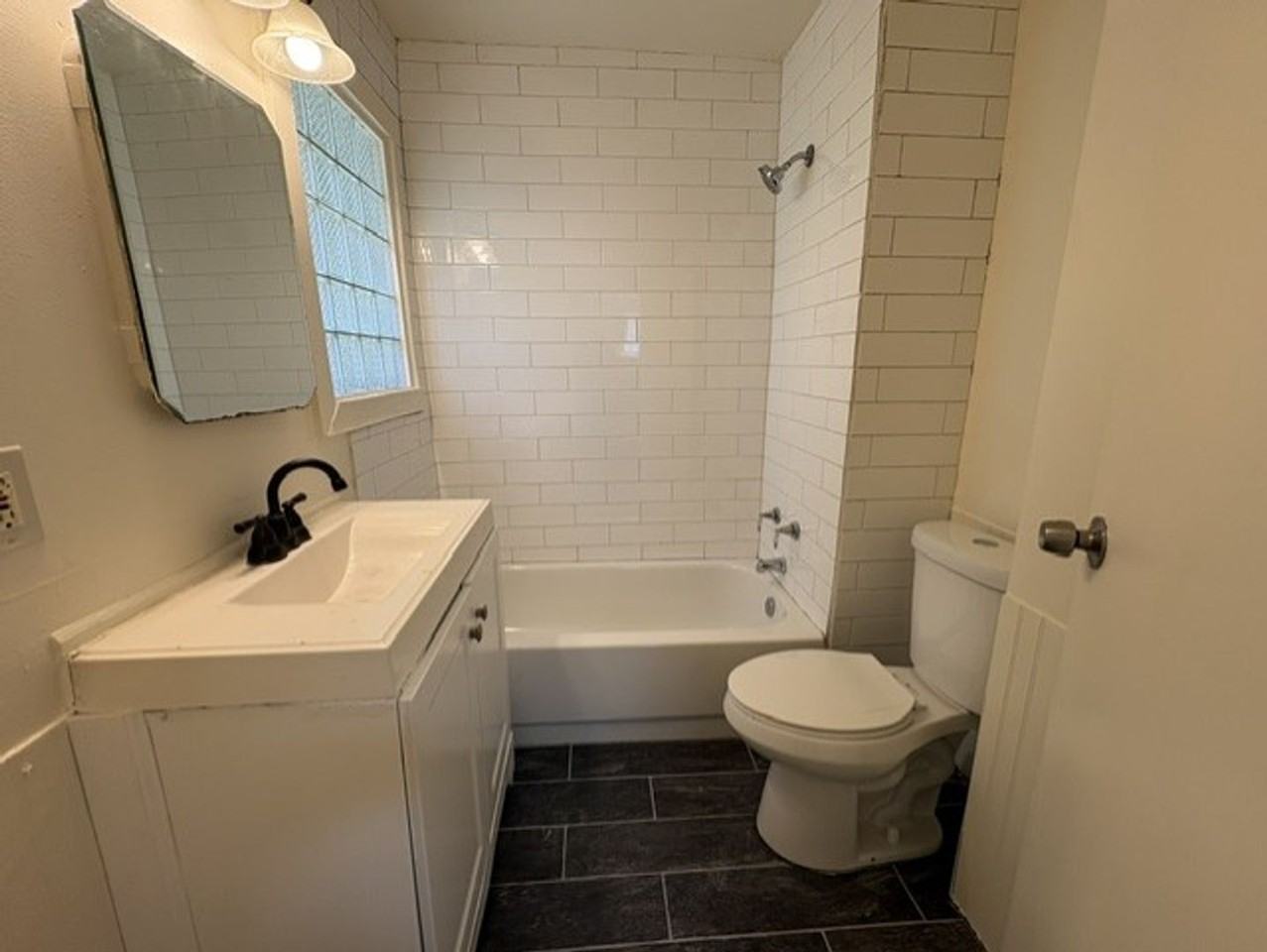 1282 Sawyer Ave - Photo 5 of 15