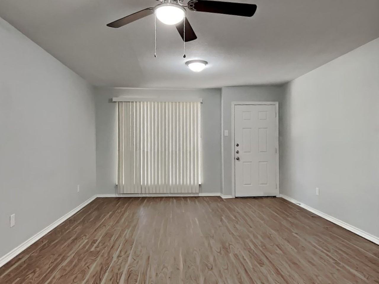 4349 Chestnut Dr - Photo 4 of 17