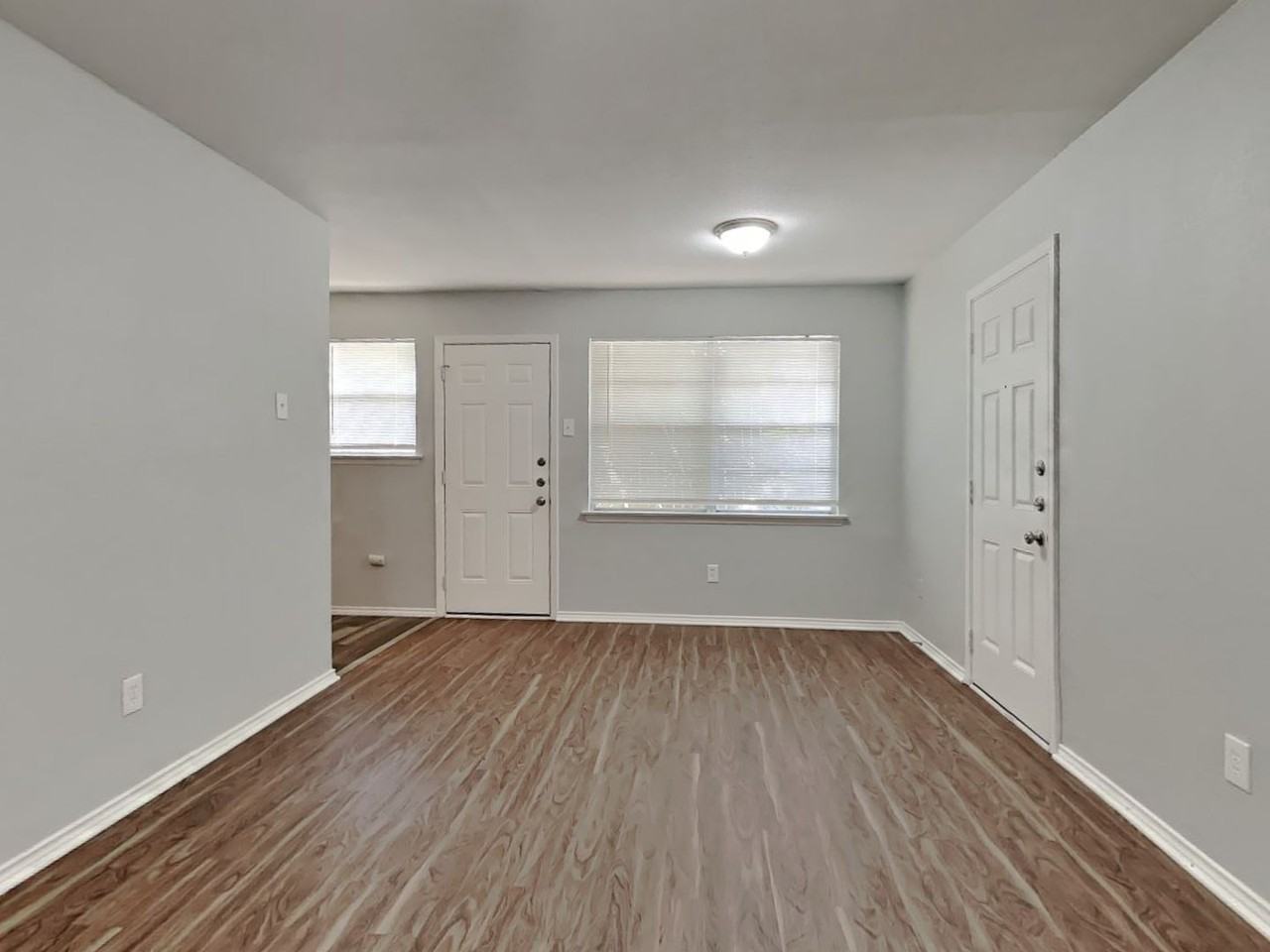 4349 Chestnut Dr - Photo 5 of 17