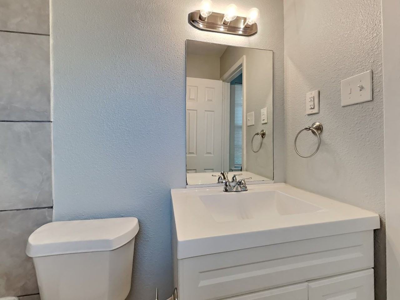 4349 Chestnut Dr - Photo 6 of 17