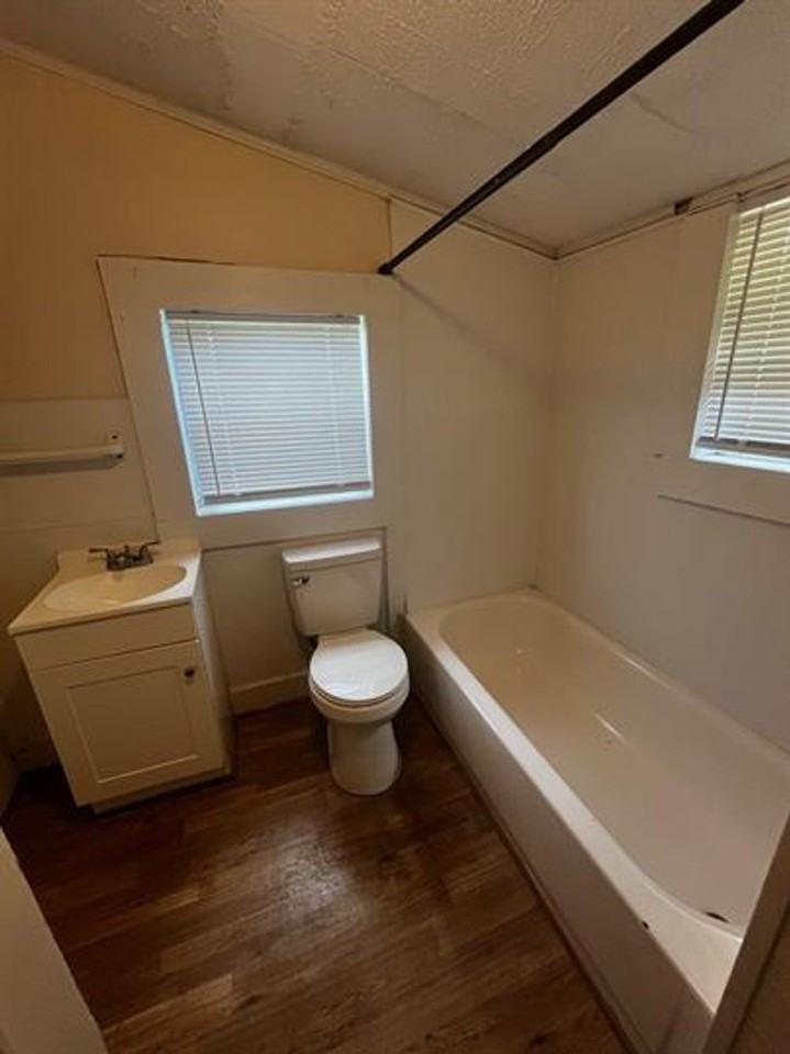 408 Hiley St - Photo 7 of 8