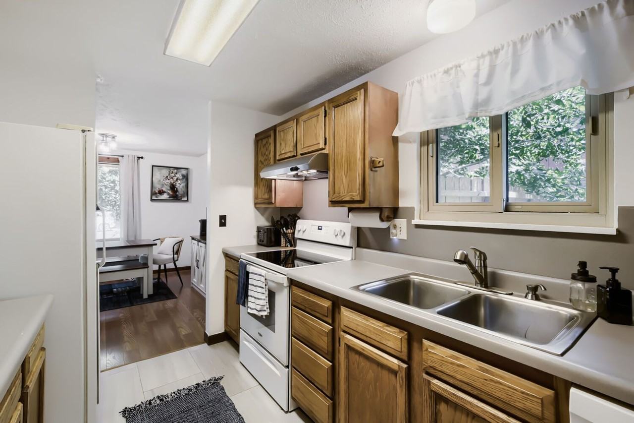 329 Chinook Ave - Photo 4 of 28