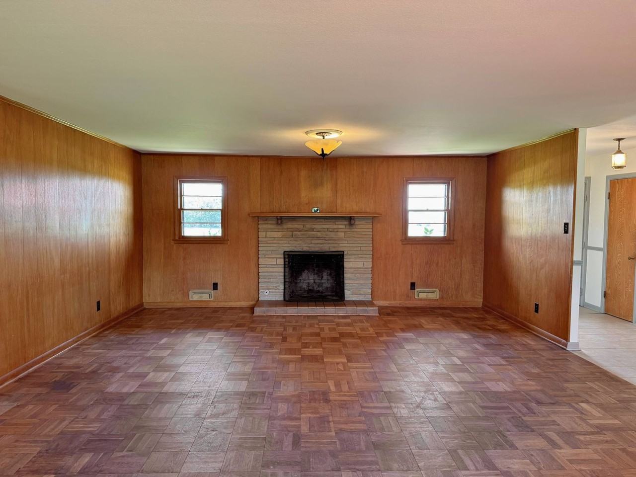 4115 Rivercrest Dr - Photo 3 of 41