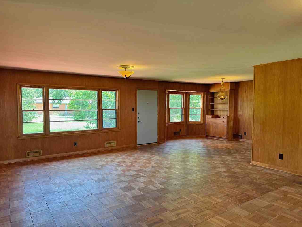 4115 Rivercrest Dr - Photo 4 of 41