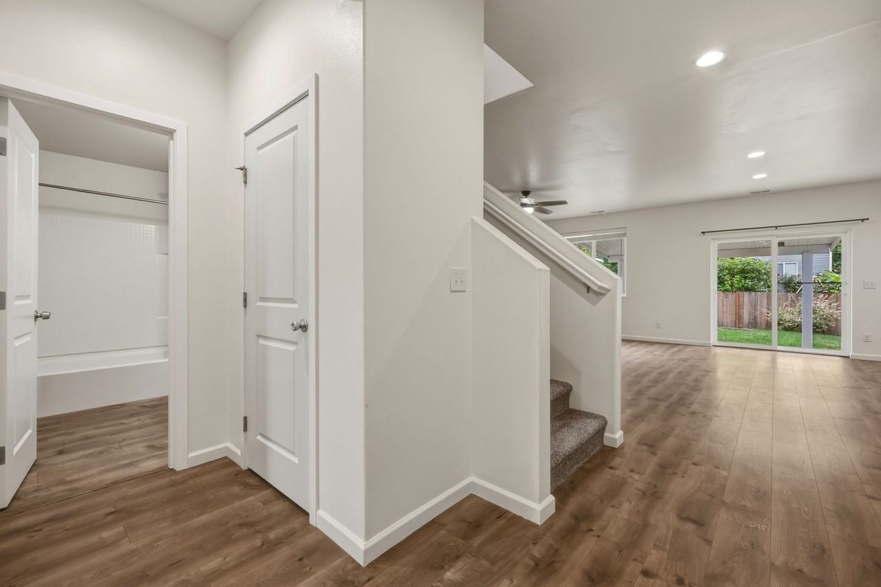 7003 Alta Vista Dr Se - Photo 3 of 45