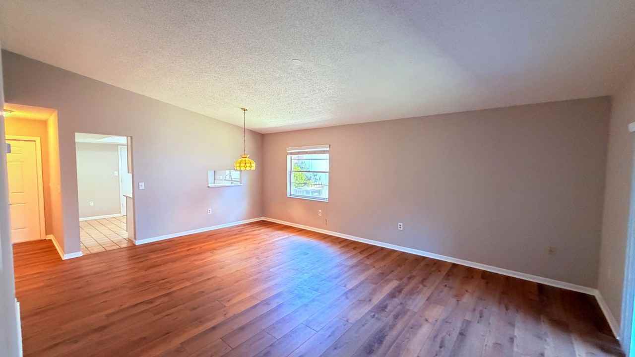 10609 Wyndcliff Dr - Photo 5 of 31