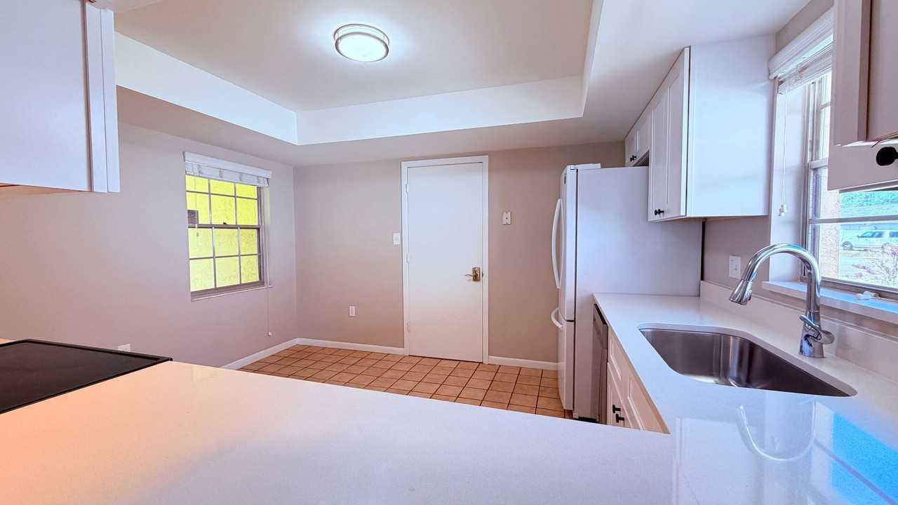 10609 Wyndcliff Dr - Photo 6 of 31