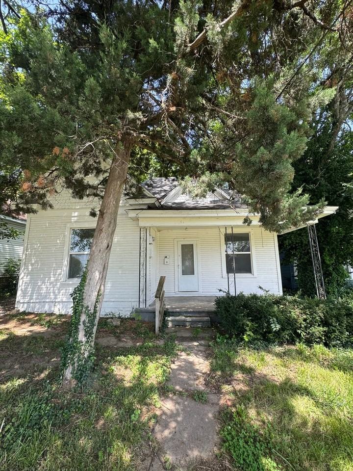 934 N National Ave - Photo 2 of 31