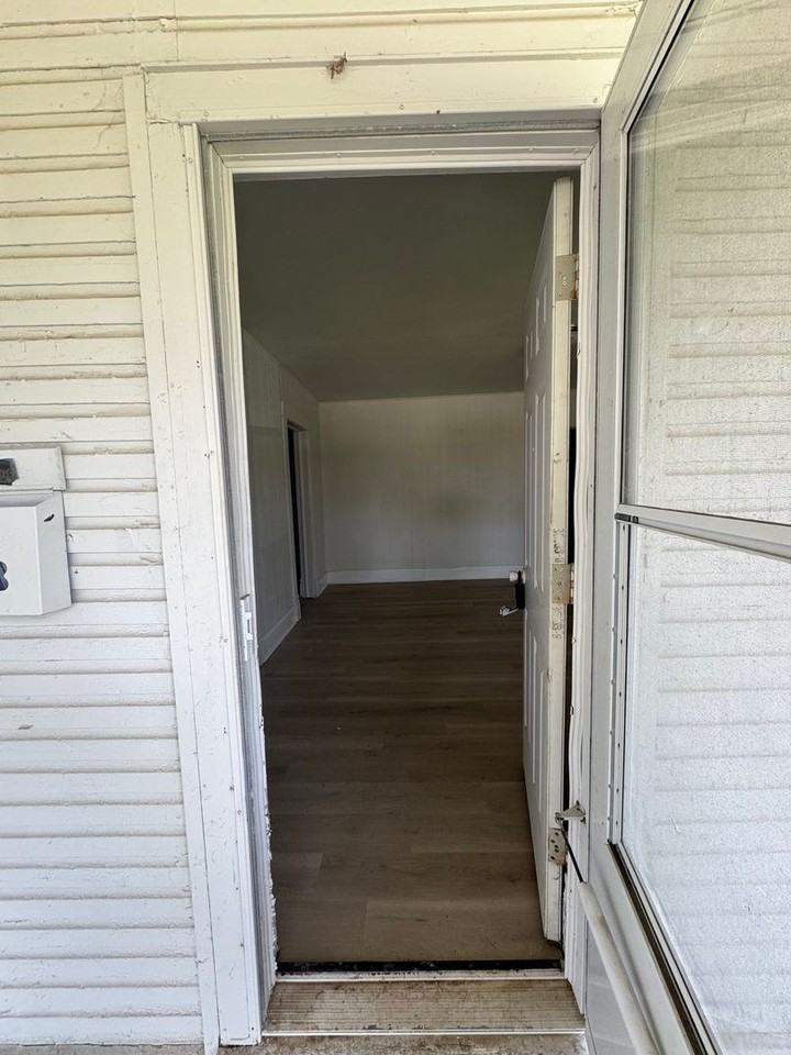 934 N National Ave - Photo 3 of 31