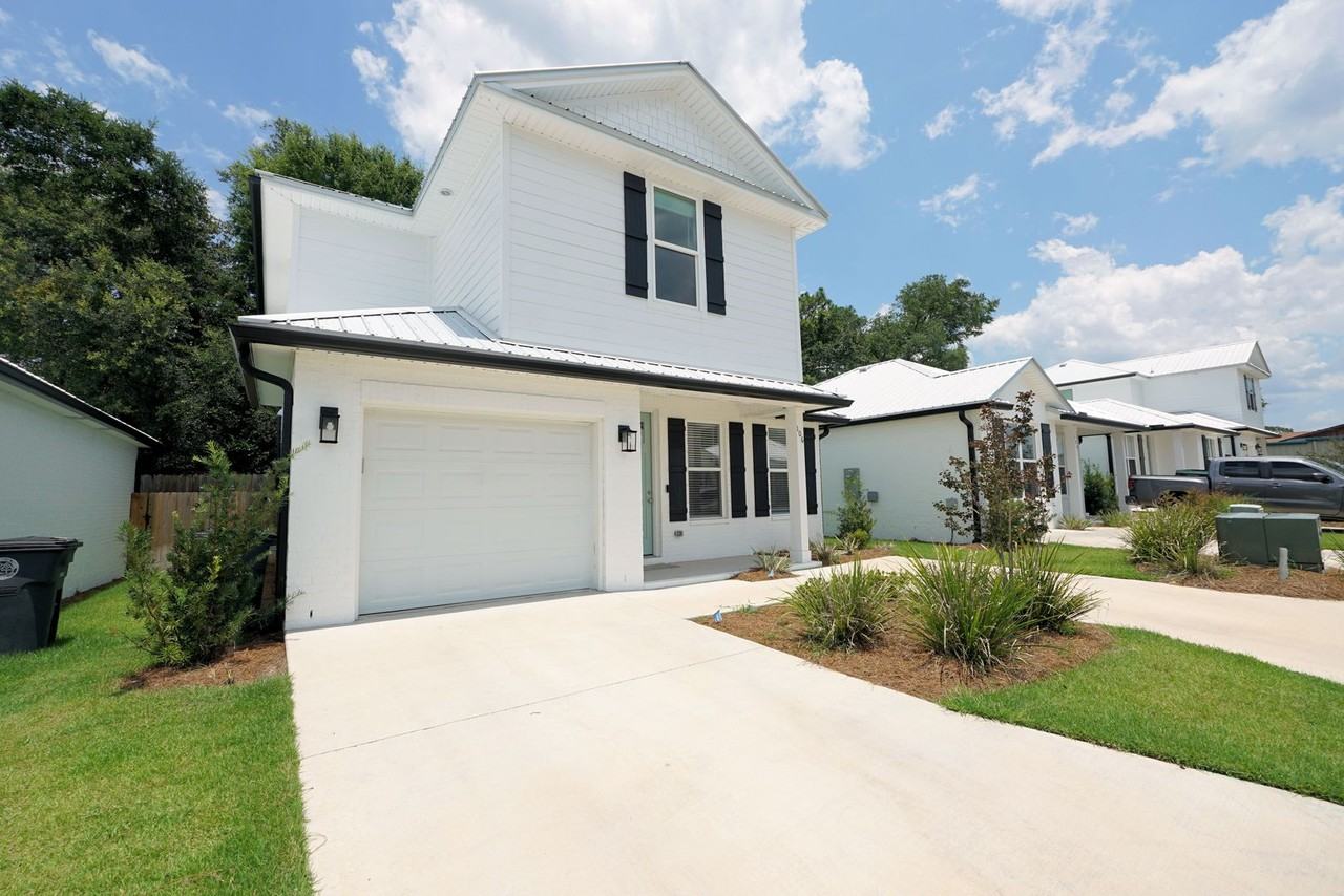 106 106 Penny Lane - Photo 2 of 26