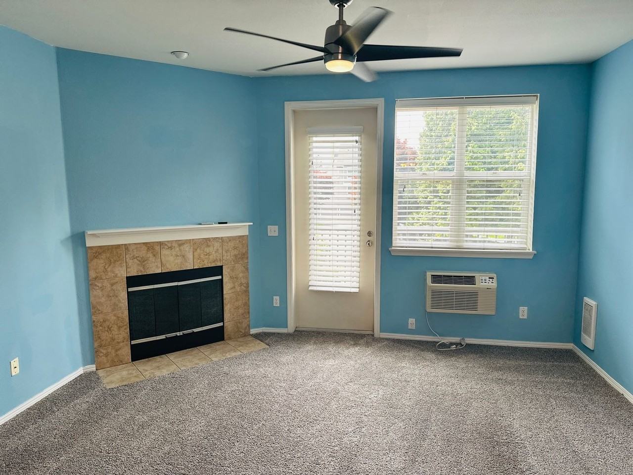 1712 Se Halyard Ln - Photo 4 of 30