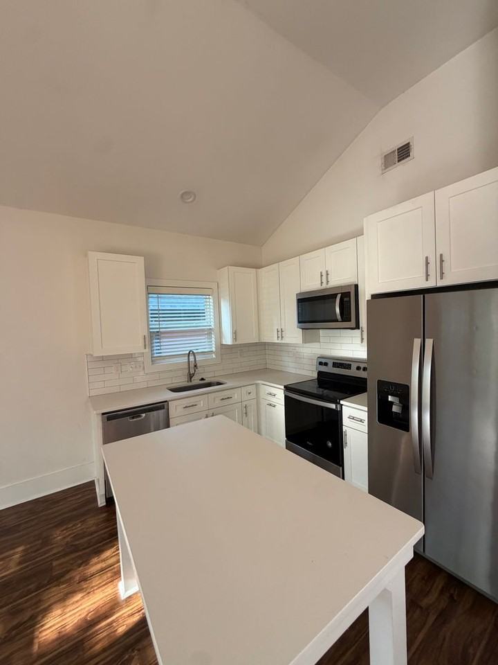 1220 Fairmont St - Photo 3 of 5