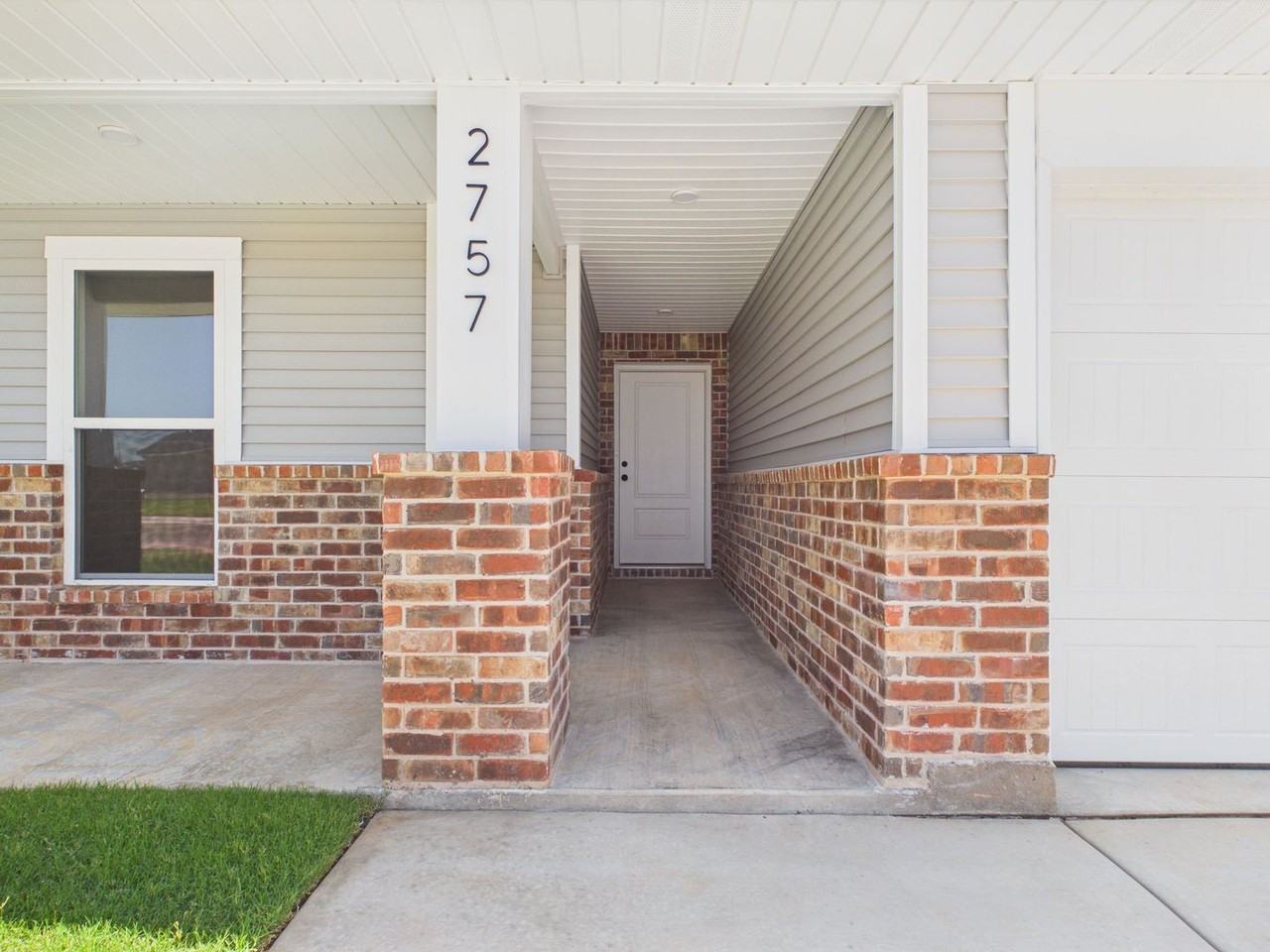 2757 Paisley Rd - Photo 2 of 36