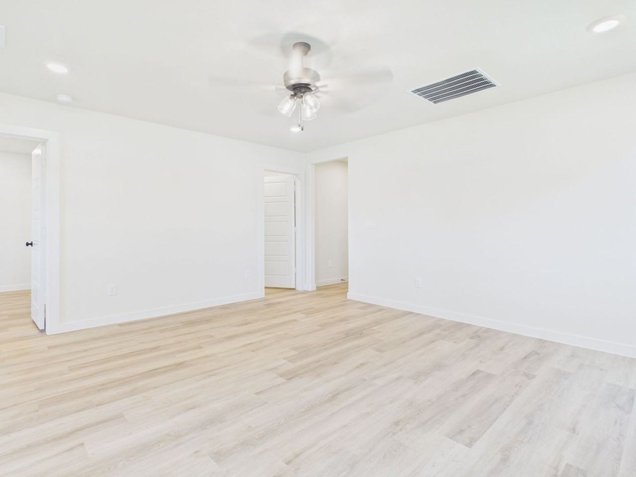 2757 Paisley Rd - Photo 5 of 36