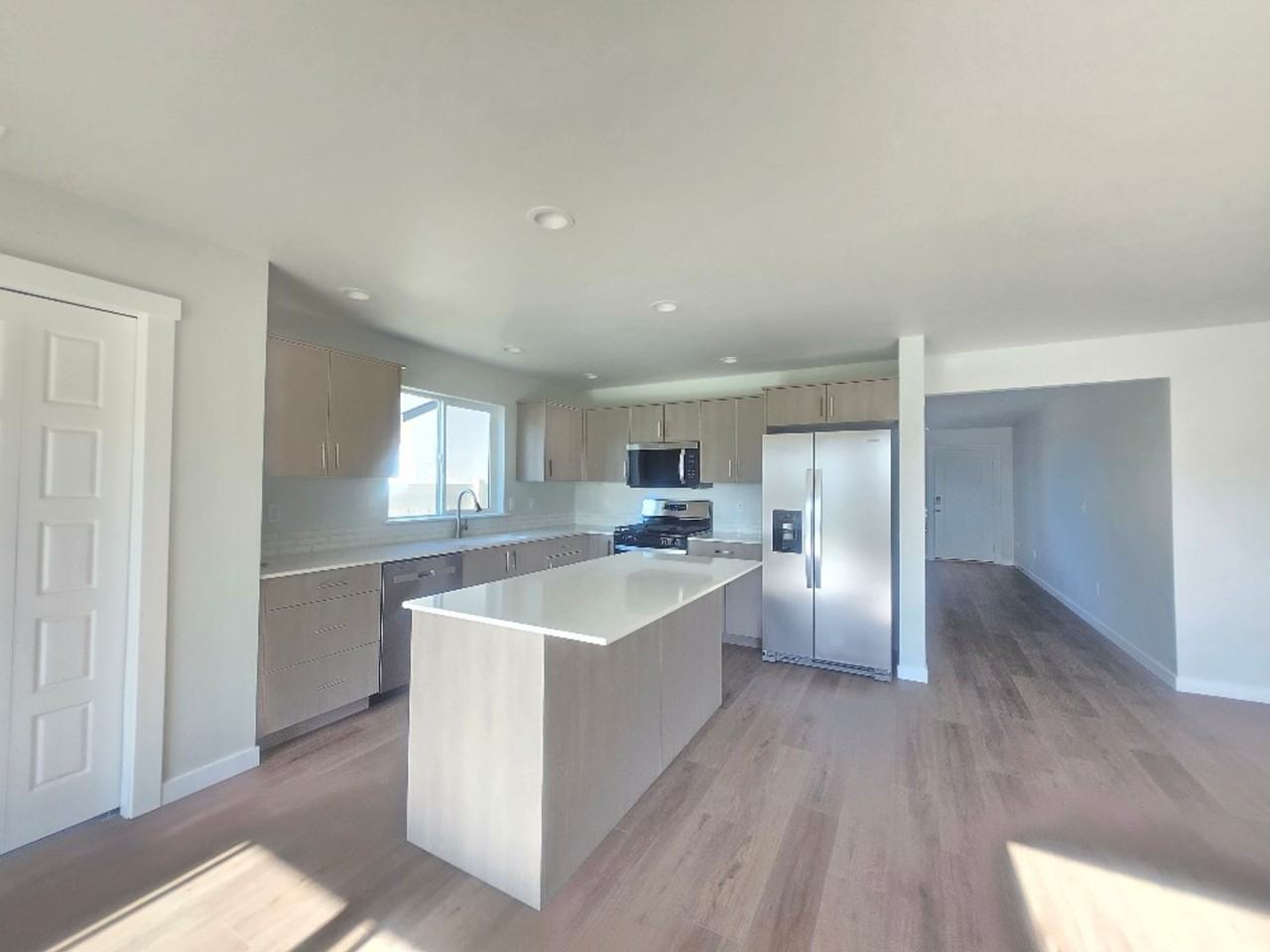 15276 Fuchsia Ave - Photo 3 of 21