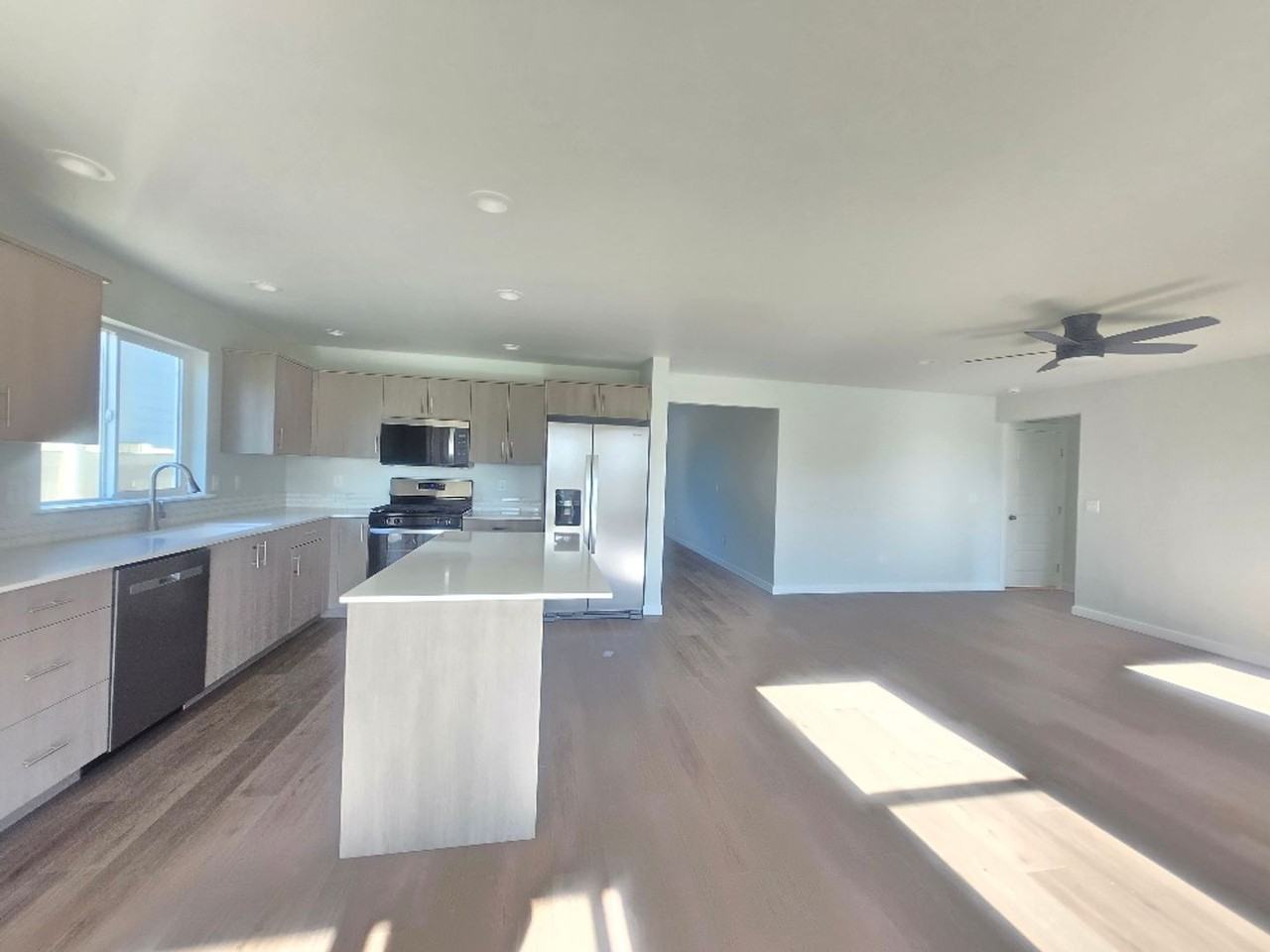 15276 Fuchsia Ave - Photo 5 of 21