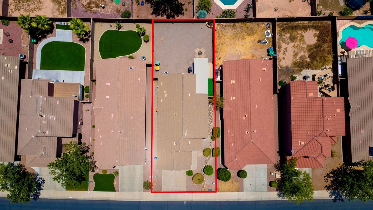 42551 W Hillman Dr - Photo 2 of 41