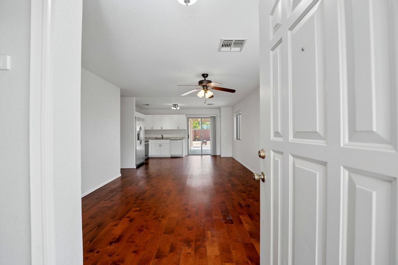 42551 W Hillman Dr - Photo 3 of 41