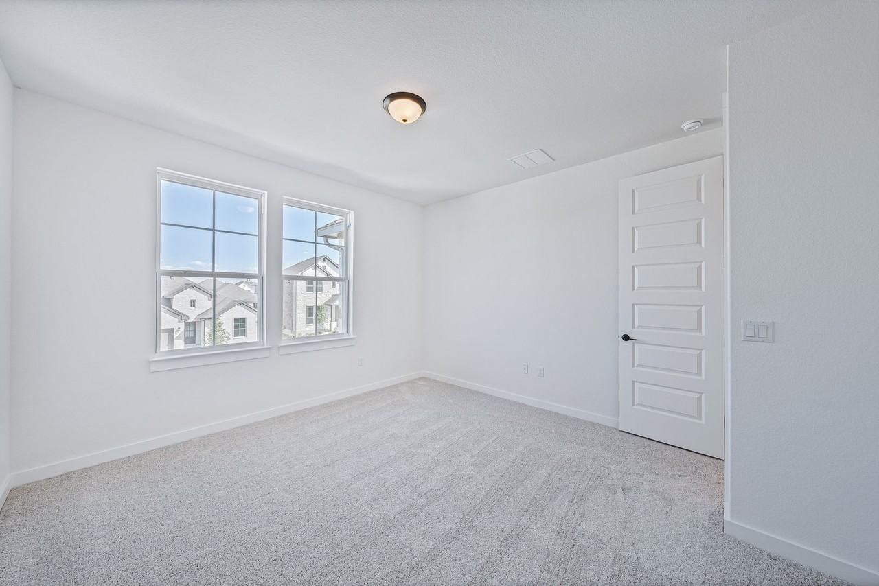 6812 Rounded Pebble Ln - Photo 5 of 35