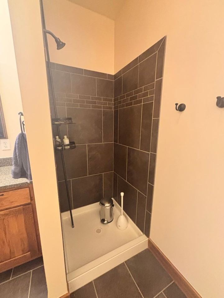 135 Emrie Ln - Photo 4 of 24