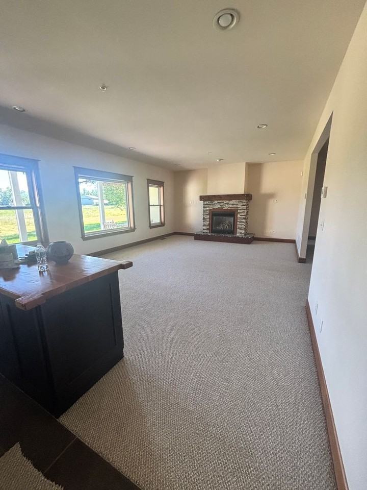 135 Emrie Ln - Photo 7 of 24