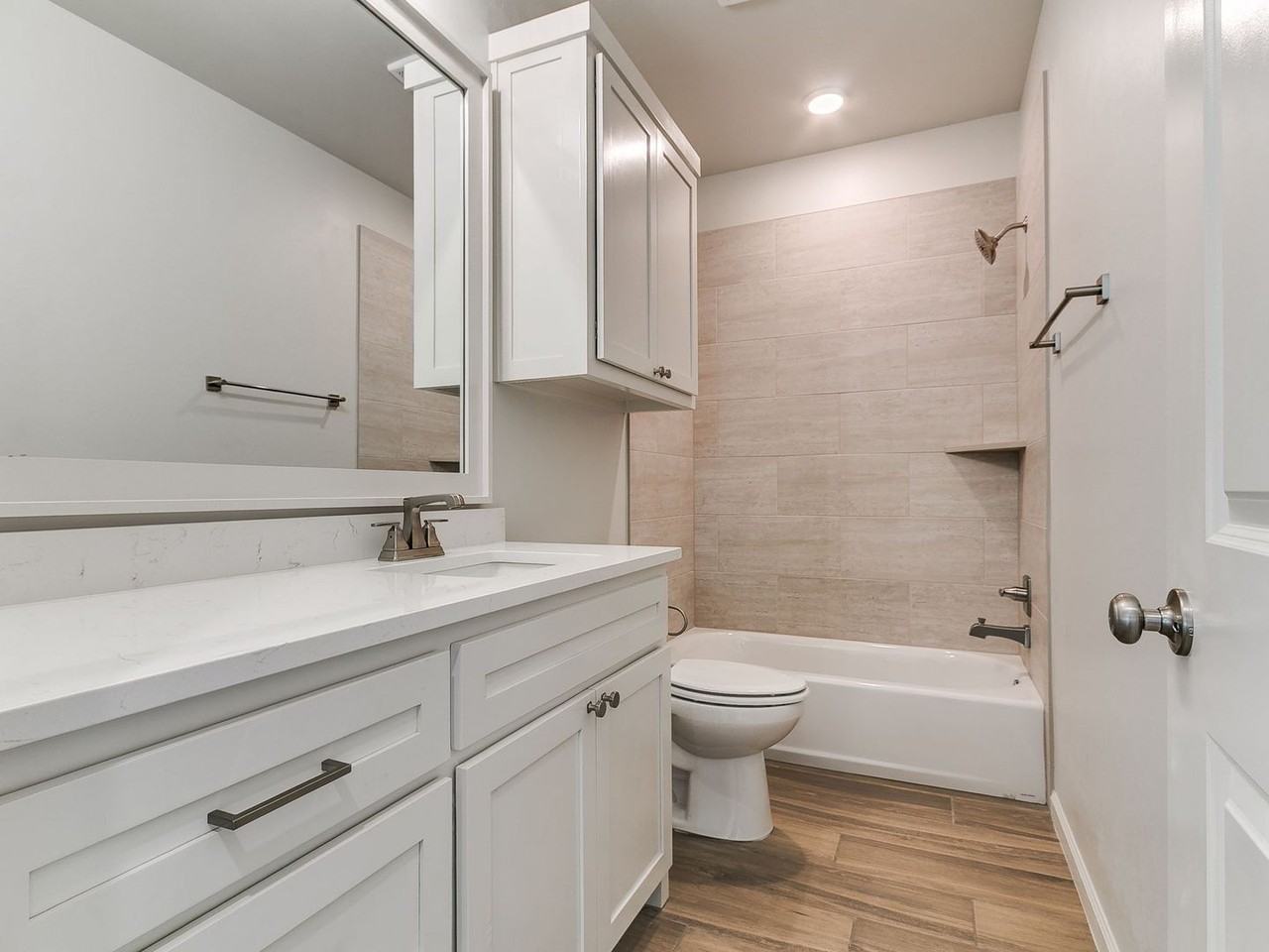 16025 Zamora Ln - Photo 6 of 47