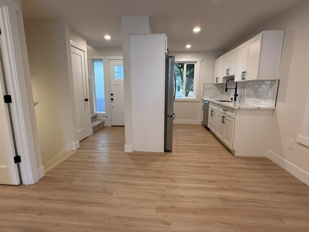 7900 Edmonds 4-Plex - Photo 4 of 47