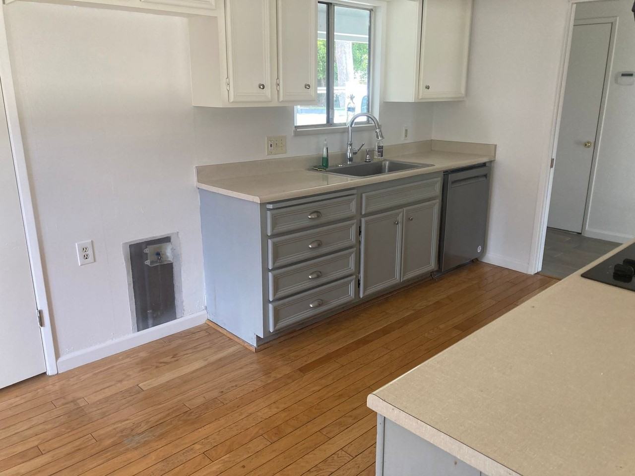 1229 Eastridge Dr - Photo 6 of 28