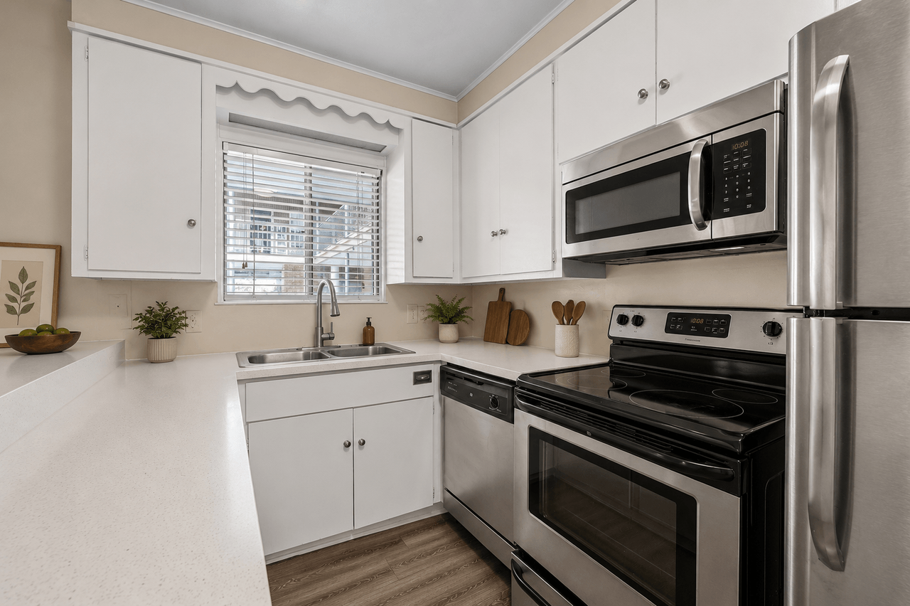 Enfield Court Apartments - Photo 5 of 16