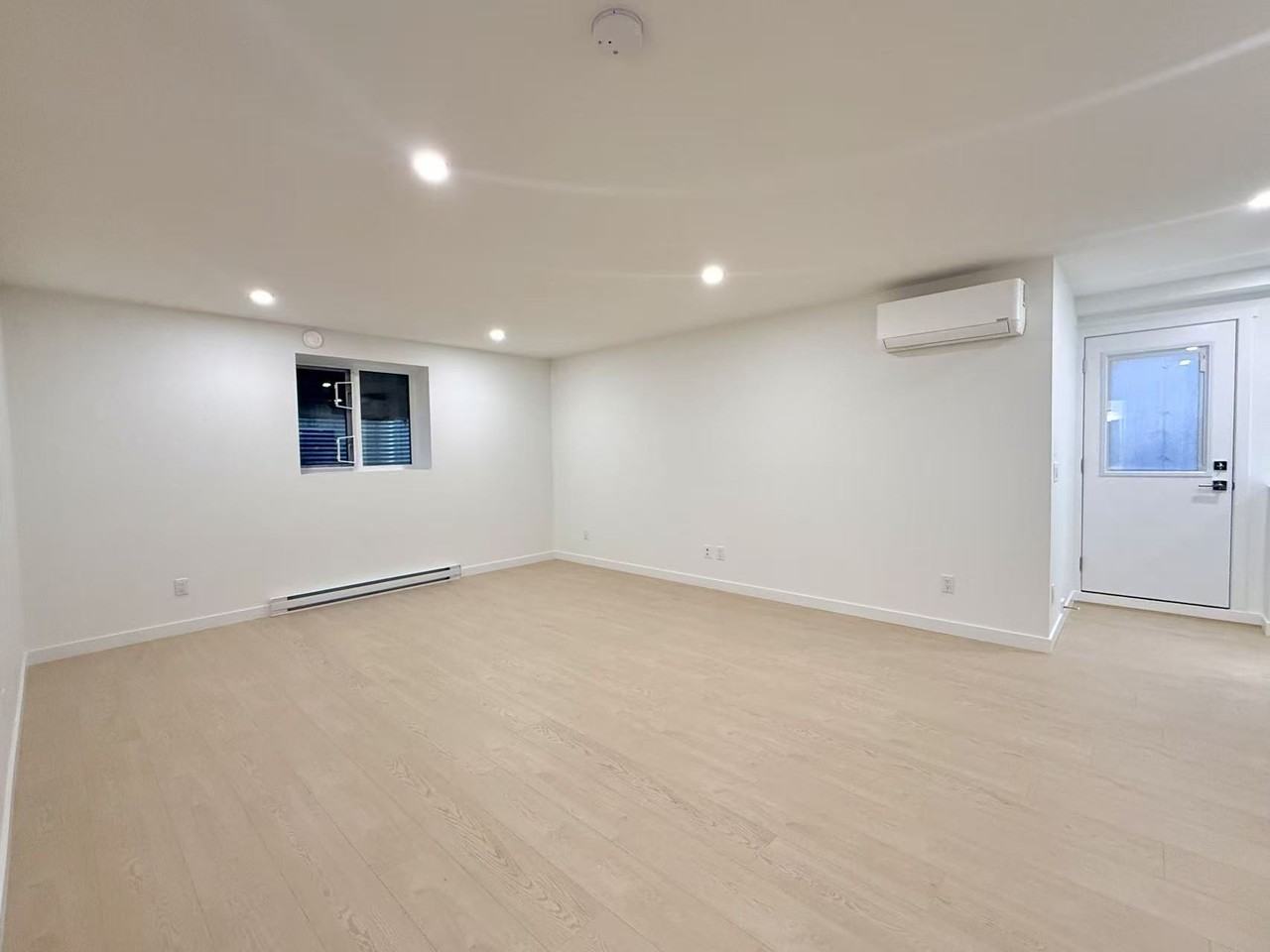 20324 77A Avenue - Photo 3 of 9