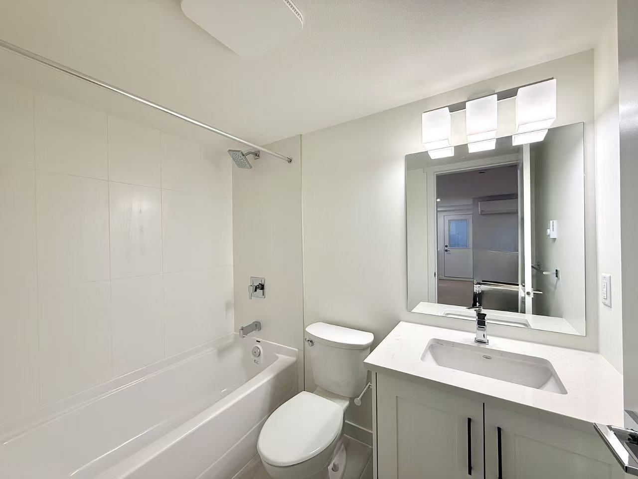 20324 77A Avenue - Photo 4 of 9