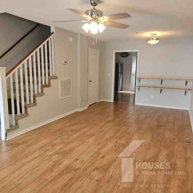 553 Memorial Drive Ext - Photo 2 of 19