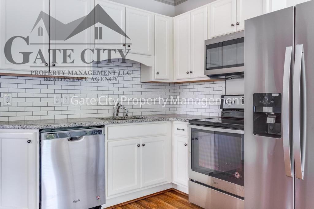 111 E Hendrix St - Photo 3 of 8