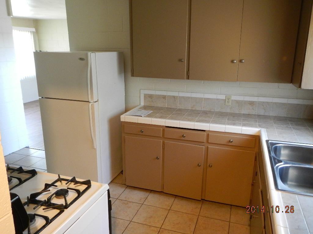 13928 Grangeville Blvd - Photo 3 of 10