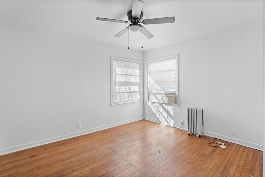 305 10th Ave Nw - Photo 7 of 11