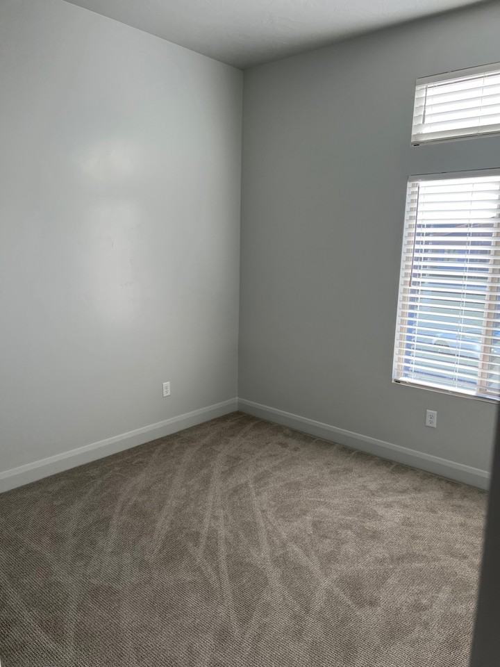4170 E Phobos Ln - Photo 2 of 25