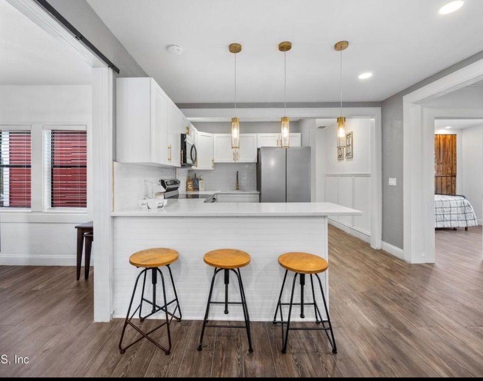 136 Washington St - Photo 5 of 9