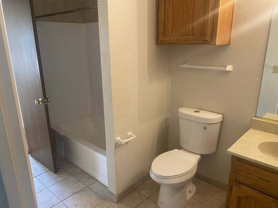 1529 Racquet Club Dr ##B - Photo 7 of 9